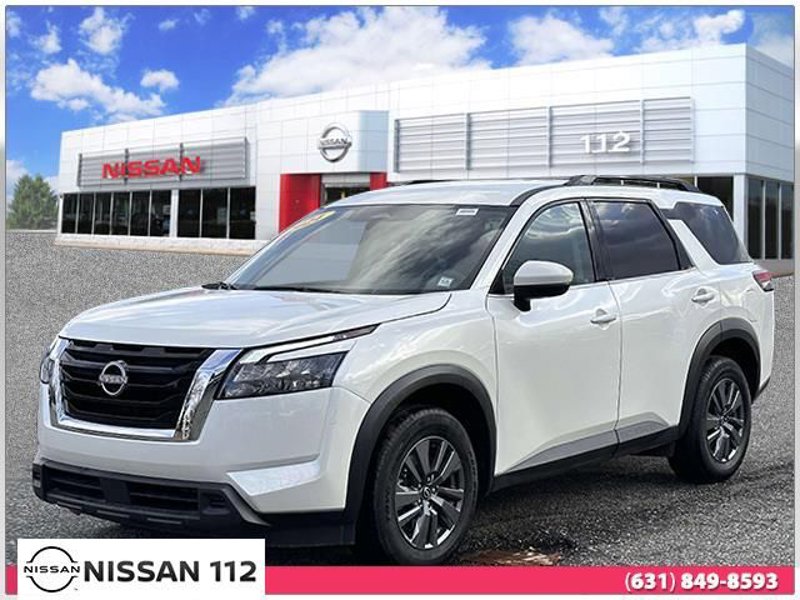 Certified 2024 Nissan Pathfinder SV image 1