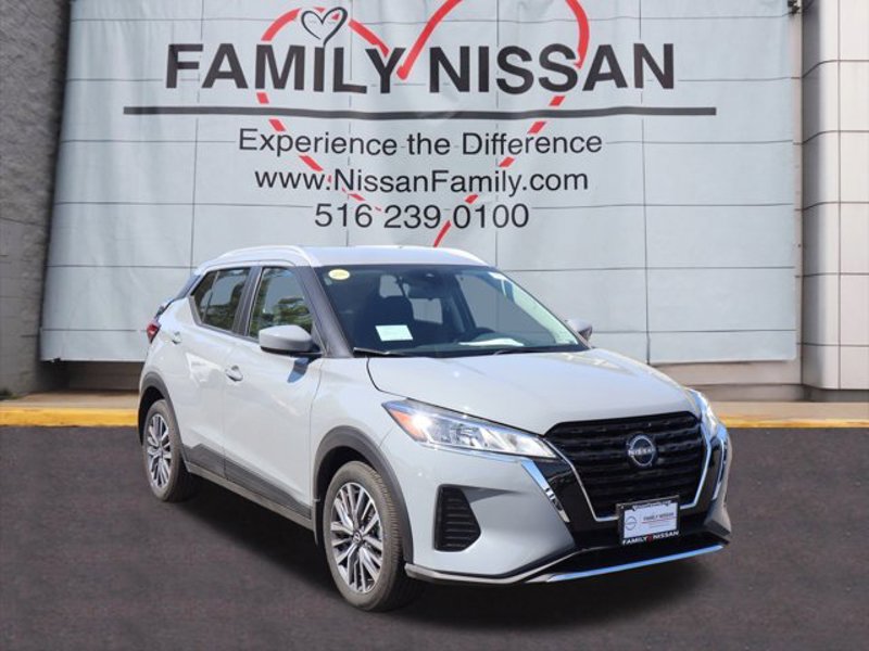 Certified 2024 Nissan Kicks SV image 1