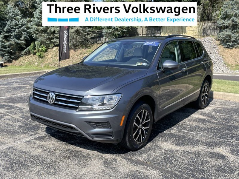 Certified 2021 Volkswagen Tiguan SE w/ Panoramic Sunroof Package image 1