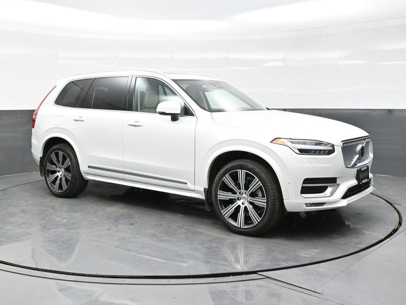 Certified 2025 Volvo XC90 B6 Plus image 1