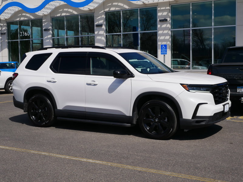 Certified 2025 Honda Pilot Black Edition image 1