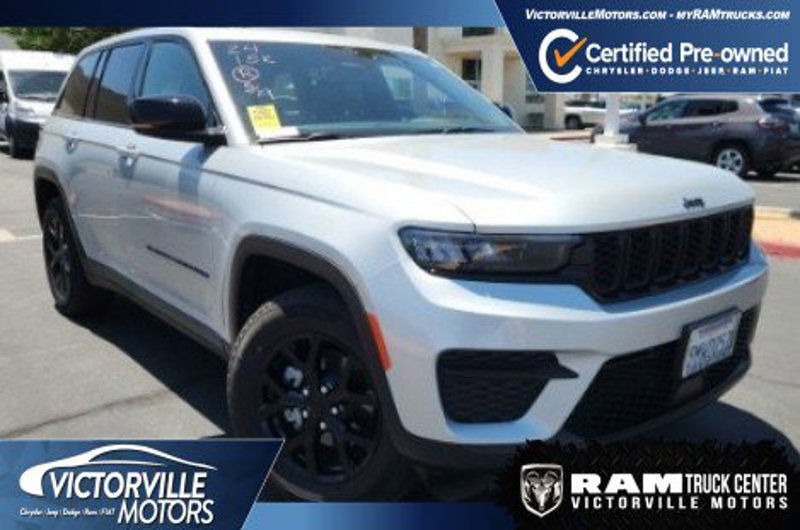 Certified 2024 Jeep Grand Cherokee Altitude image 1