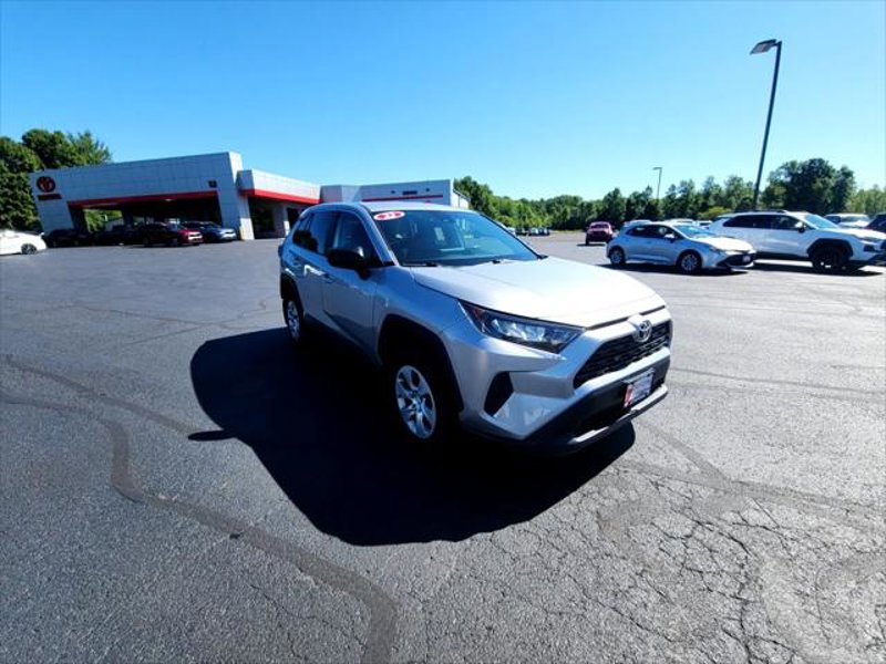 Certified 2022 Toyota RAV4 LE image 1