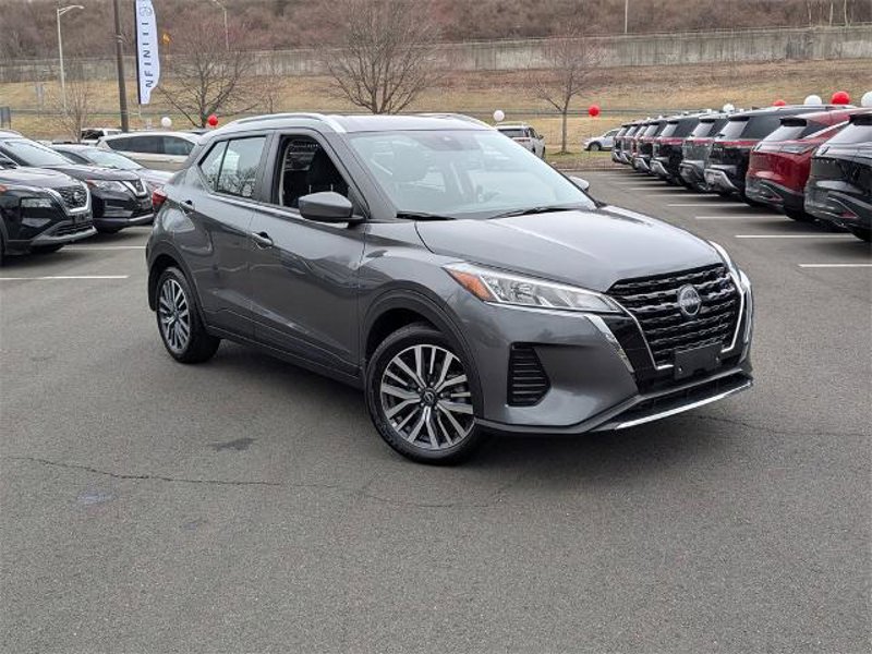 Certified 2024 Nissan Kicks SV image 1