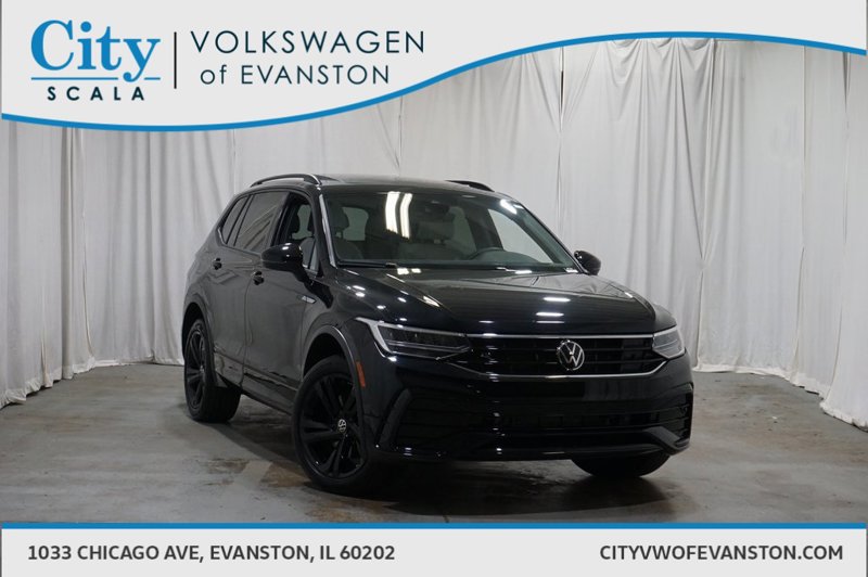 Certified 2024 Volkswagen Tiguan SE R-Line image 1