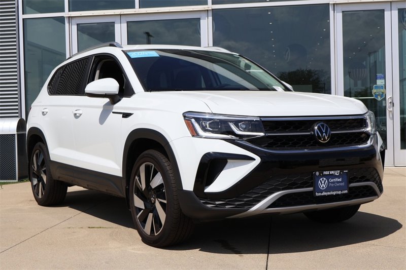 Certified 2024 Volkswagen Taos SEL image 1