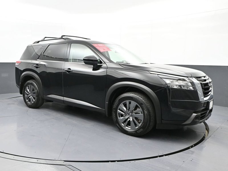 Certified 2024 Nissan Pathfinder SV image 1