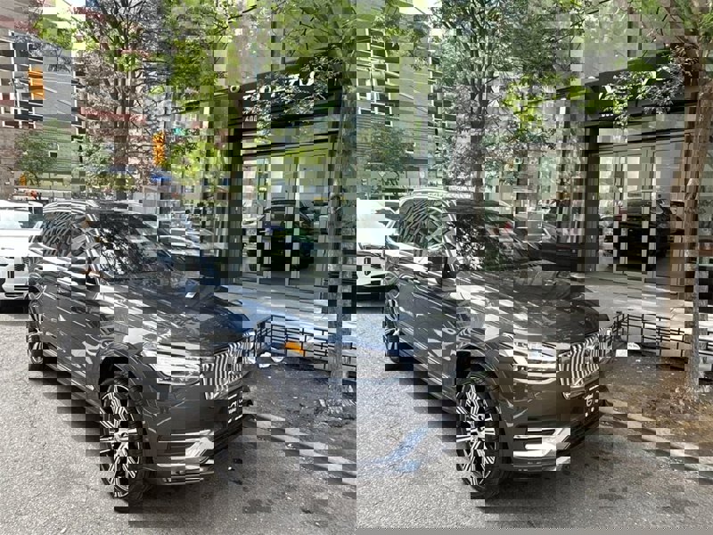 Certified 2023 Volvo XC90 B6 Ultimate w/ Lounge Package image 1
