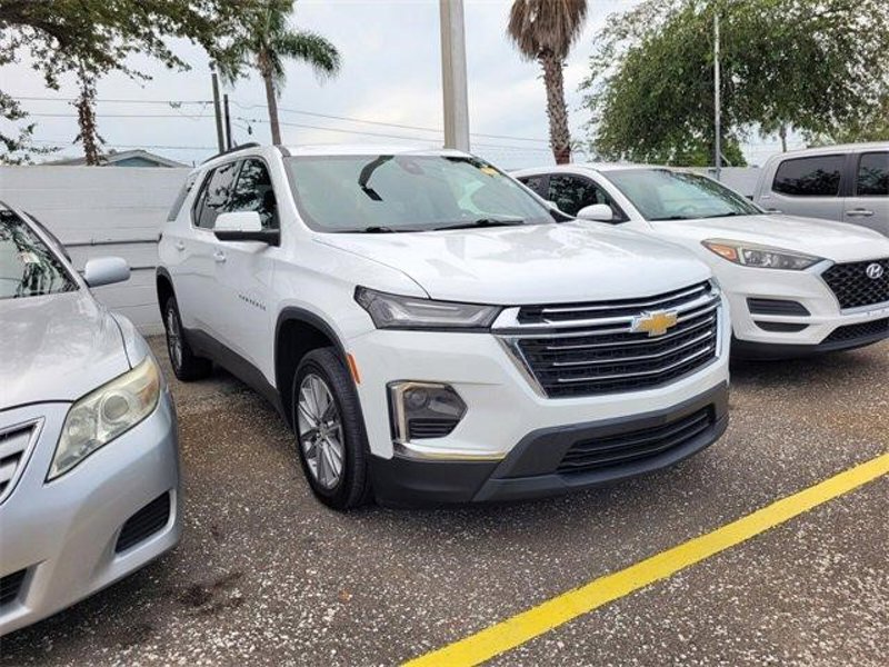 Certified 2023 Chevrolet Traverse LT image 1