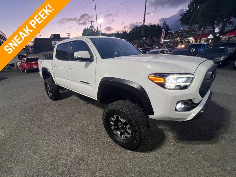 Used 2022 Toyota Tacoma TRD Off-Road image 1