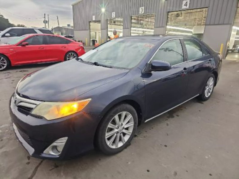 Used 2014 Toyota Camry XLE image 1
