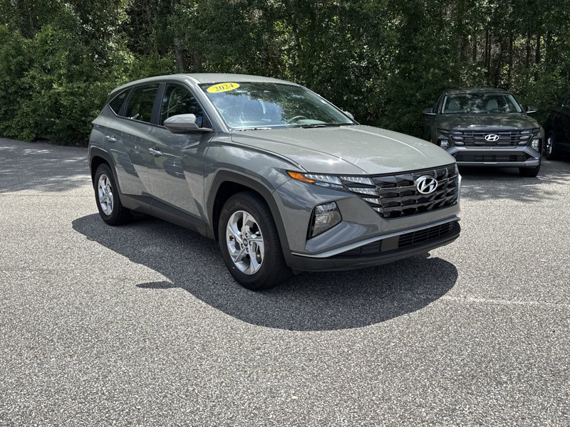Certified 2024 Hyundai Tucson SE image 1