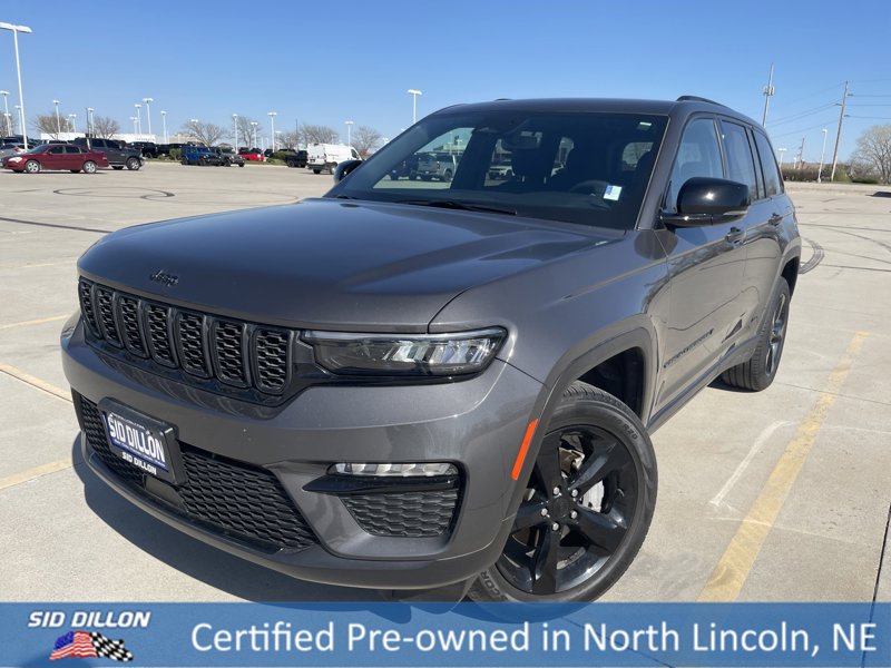 Used 2024 Jeep Grand Cherokee Limited w/ Black Appearance Package image 1