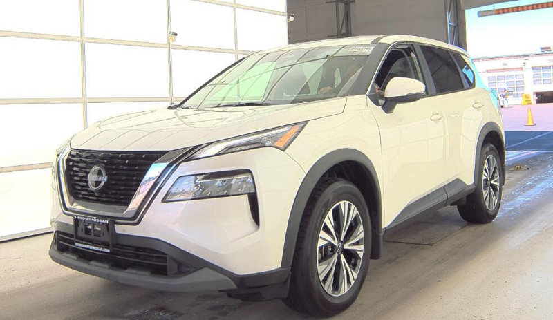 Used 2022 Nissan Rogue SV image 1