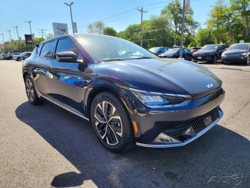 Certified 2022 Kia EV6 Wind image 1