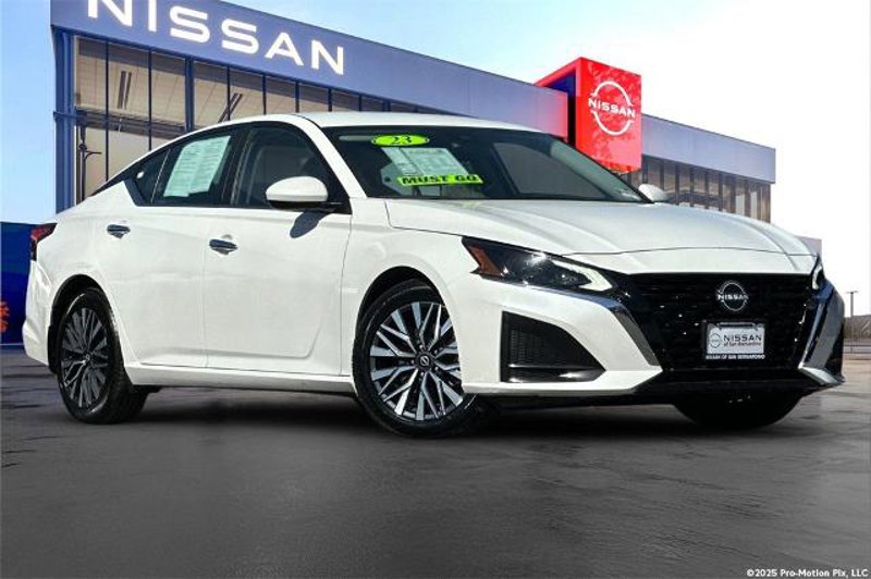 Certified 2023 Nissan Altima 2.5 SV image 1