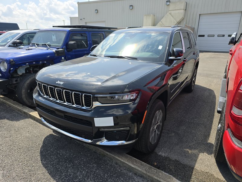 New 2025 Jeep Grand Cherokee L Limited image 1