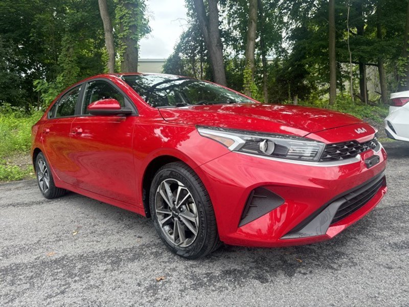 Certified 2022 Kia Forte LXS image 1
