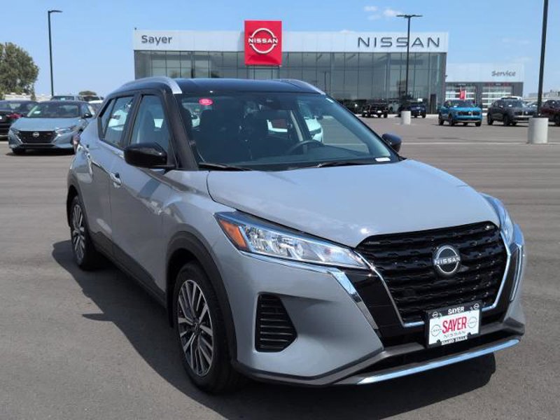 Certified 2023 Nissan Kicks SV image 1