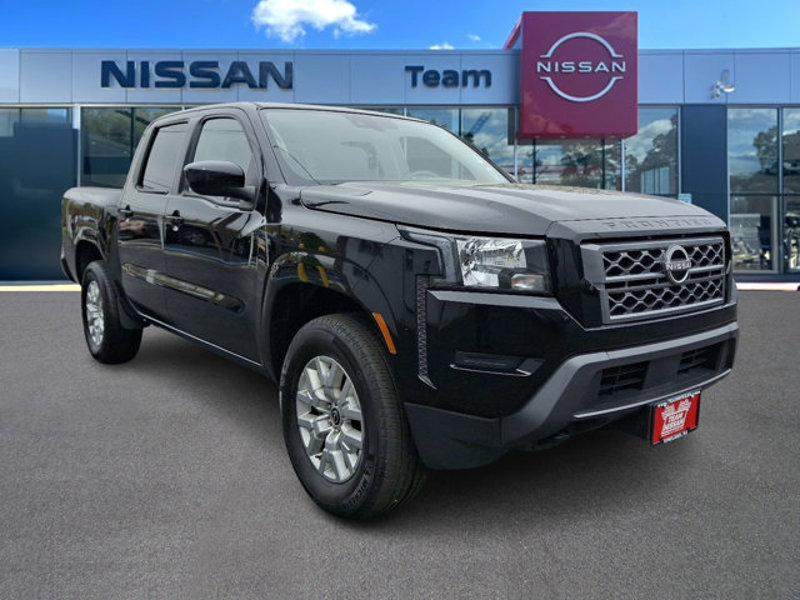 Certified 2023 Nissan Frontier SV image 1