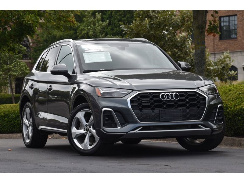 Certified 2025 Audi Q5 2.0T Premium Plus image 1