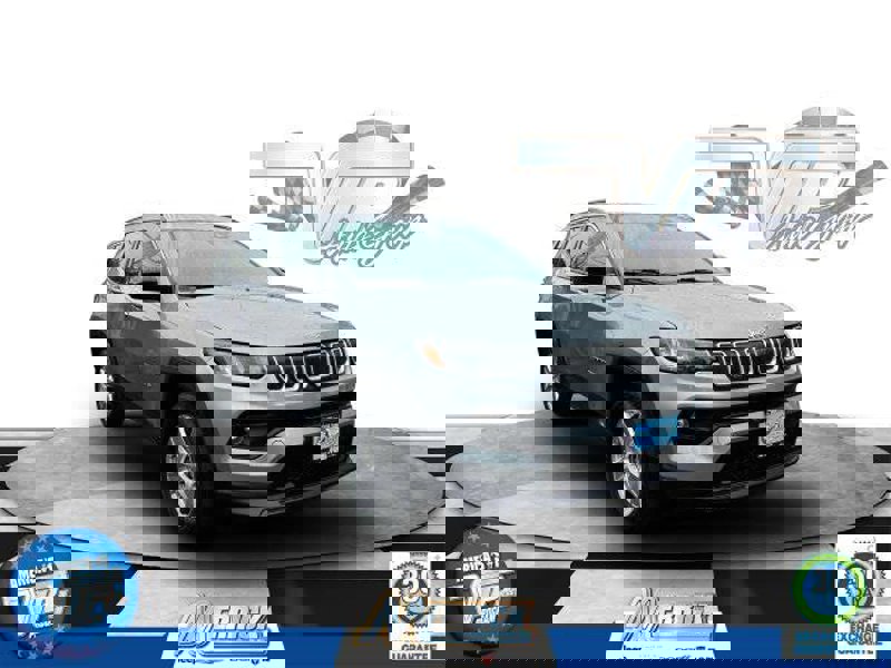 Certified 2022 Jeep Compass Latitude image 1