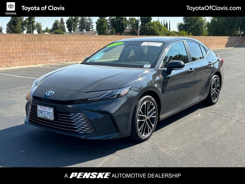 Certified 2025 Toyota Camry XLE image 1
