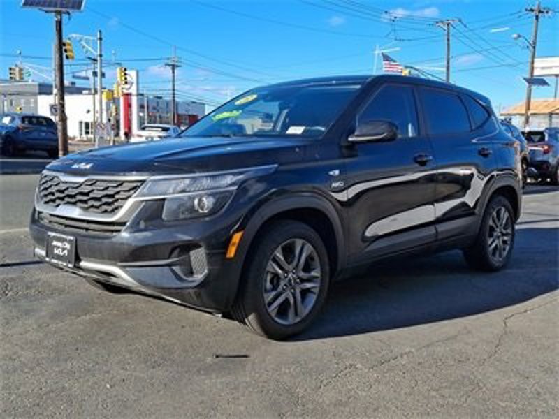Certified 2022 Kia Seltos LX image 1