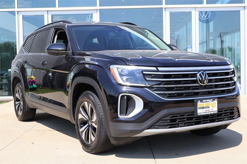 Certified 2024 Volkswagen Atlas SE image 1