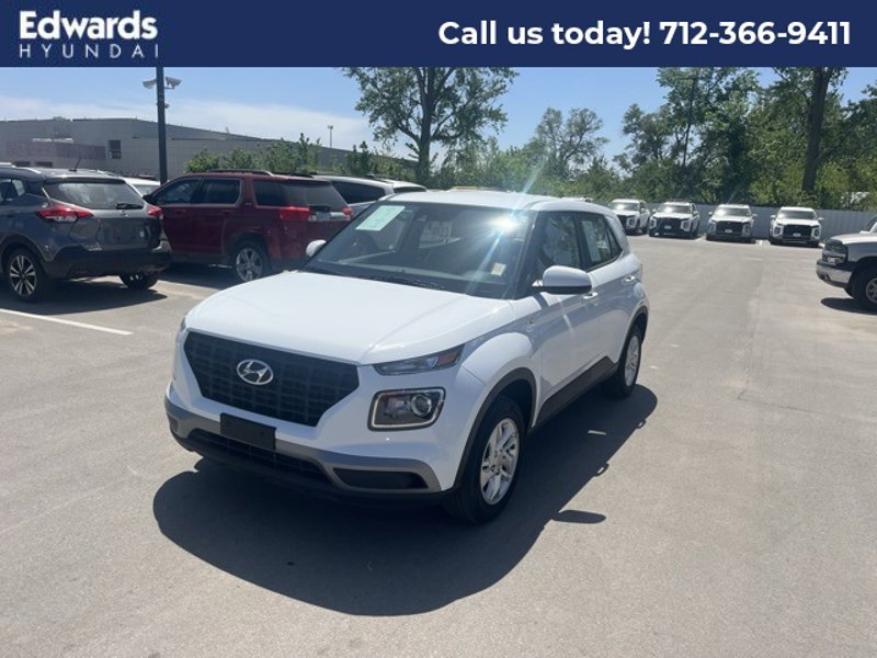 Certified 2021 Hyundai Venue SE image 1