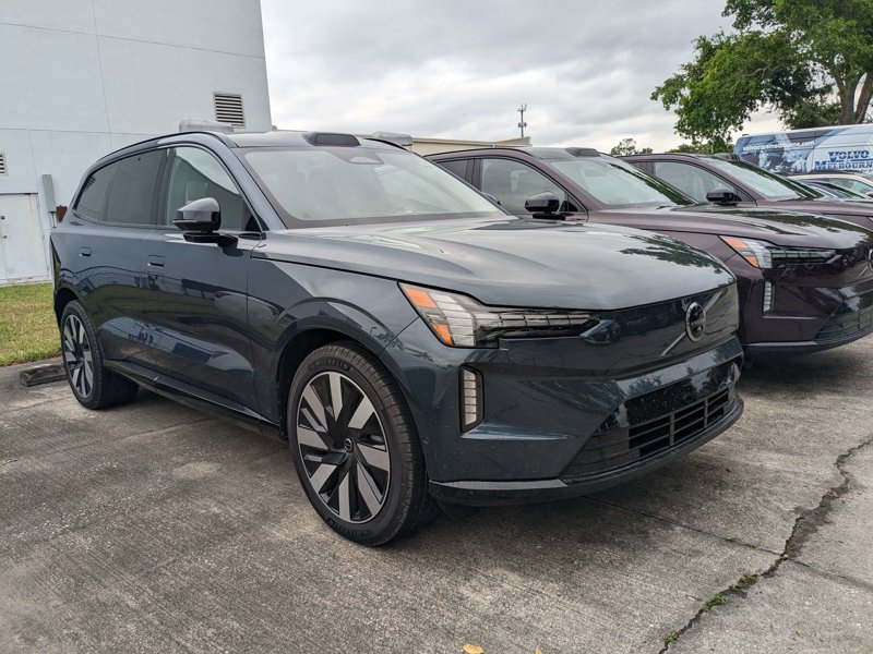 New 2025 Volvo EX90 Ultra image 1