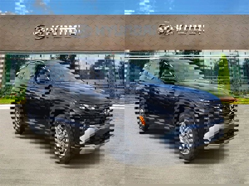 Certified 2025 Hyundai Tucson SE image 1