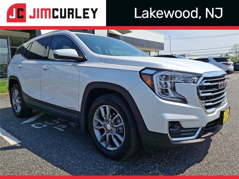 Certified 2022 GMC Terrain SLT w/ Infotainment Package II image 1