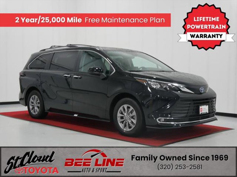 Certified 2024 Toyota Sienna XLE image 1