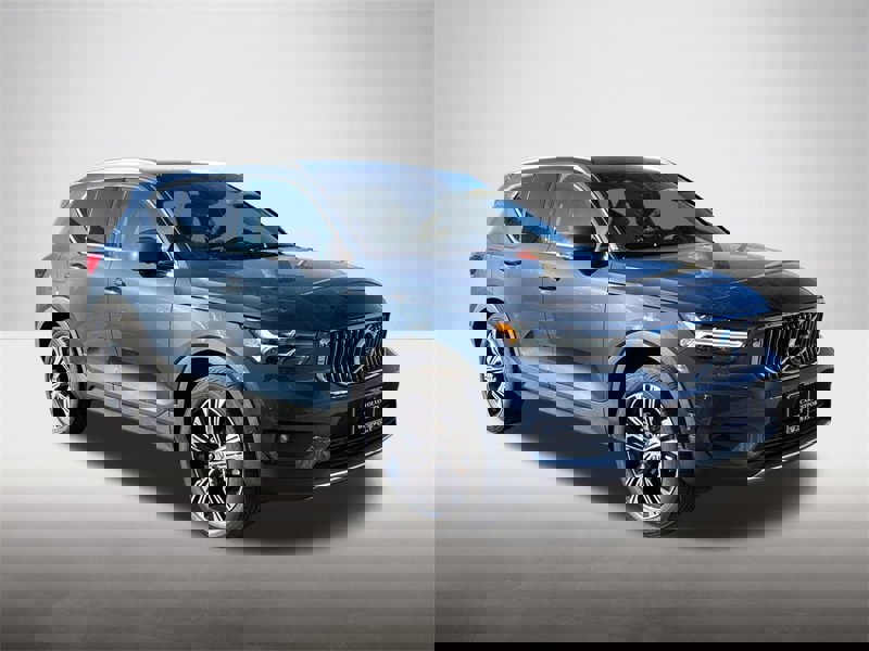 Certified 2022 Volvo XC40 T5 Inscription w/ Advanced Package image 1