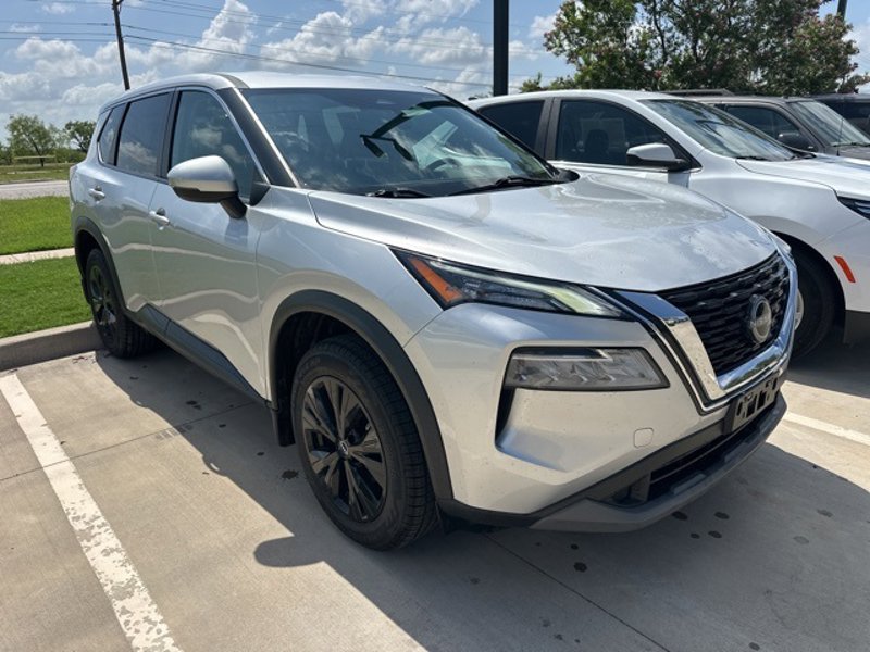 Certified 2022 Nissan Rogue SV image 1