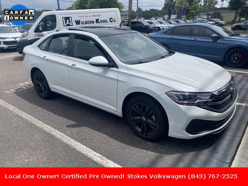 Certified 2024 Volkswagen Jetta SE image 1