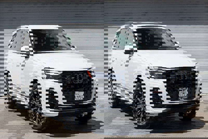 Certified 2025 Audi Q7 2.0T Premium Plus w/ Premium Plus Package image 1