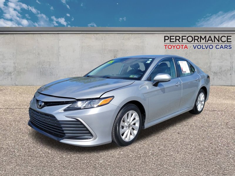 Certified 2021 Toyota Camry LE image 1