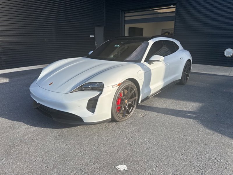 Certified 2022 Porsche Taycan GTS image 1