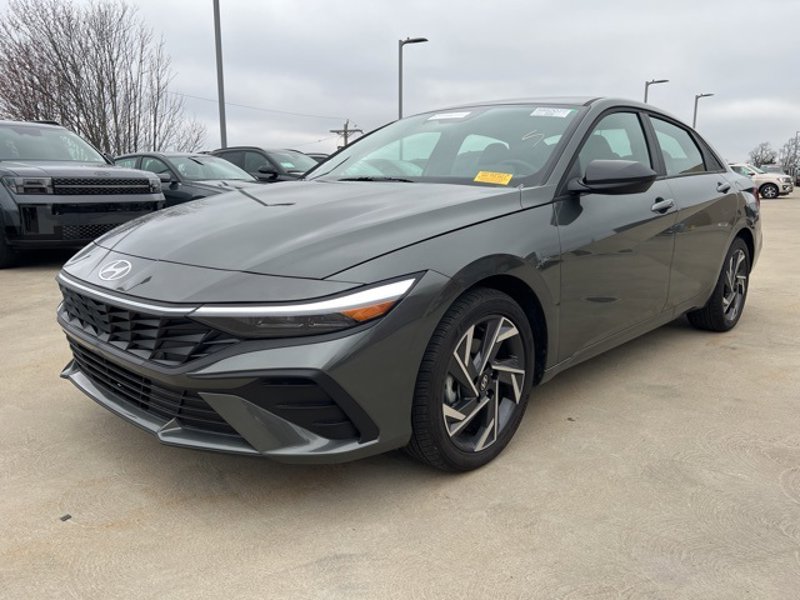 Certified 2025 Hyundai Elantra Sport image 1