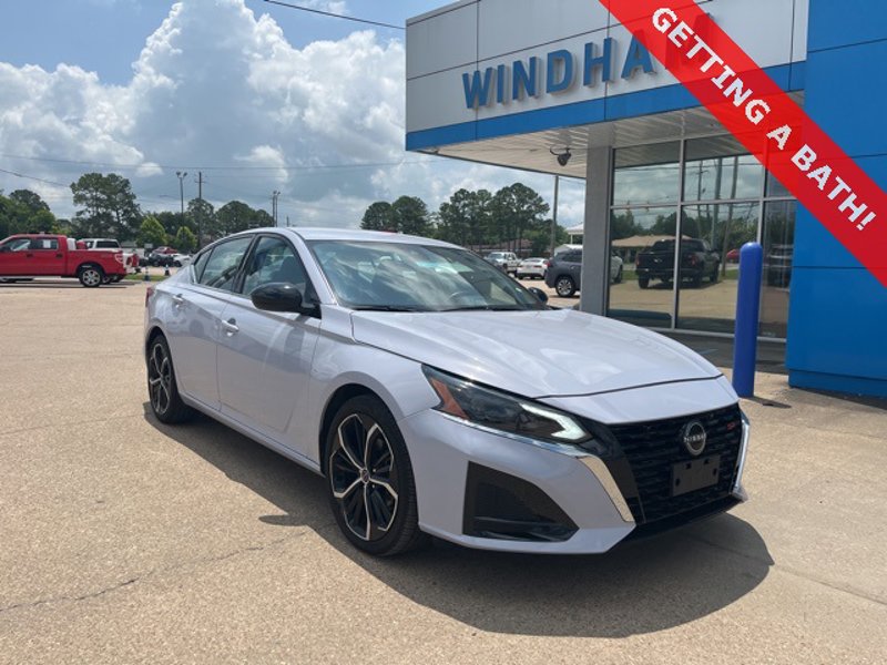 Used 2024 Nissan Altima 2.5 SR image 1