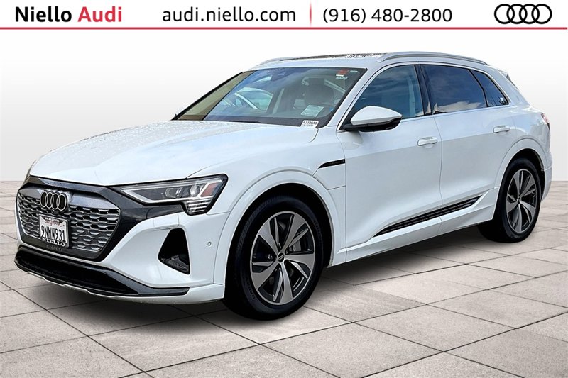 Certified 2024 Audi Q8 e-tron Premium Plus image 1
