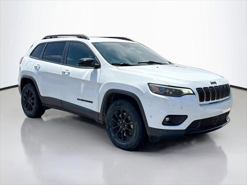 Certified 2023 Jeep Cherokee Altitude Lux image 1