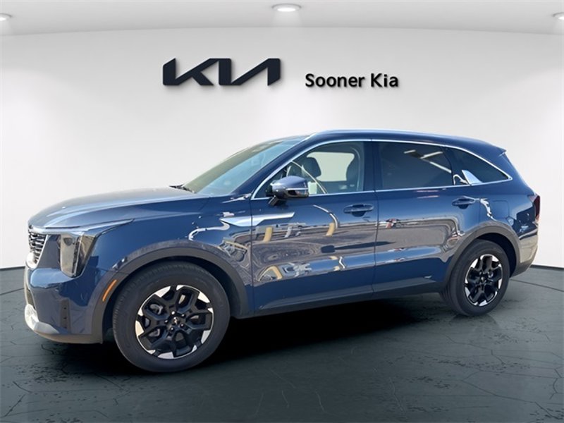 Certified 2025 Kia Sorento S image 1