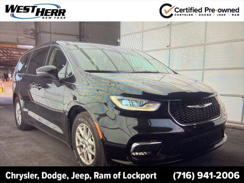 Certified 2023 Chrysler Pacifica Touring-L image 1