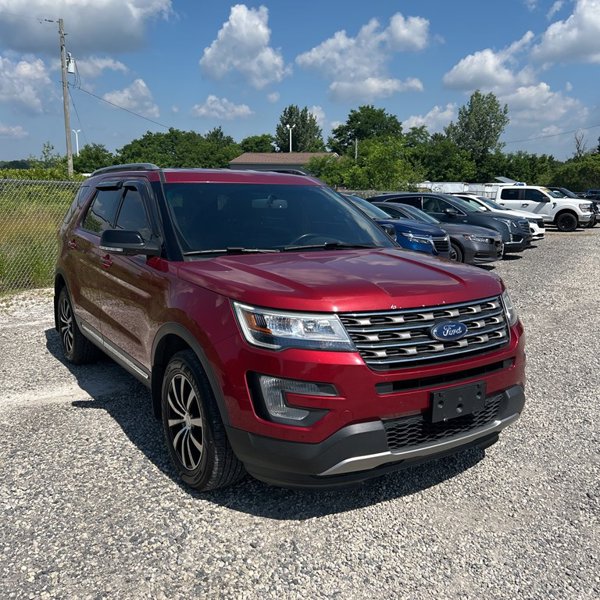 Used 2017 Ford Explorer XLT w/ Equipment Group 202A image 1