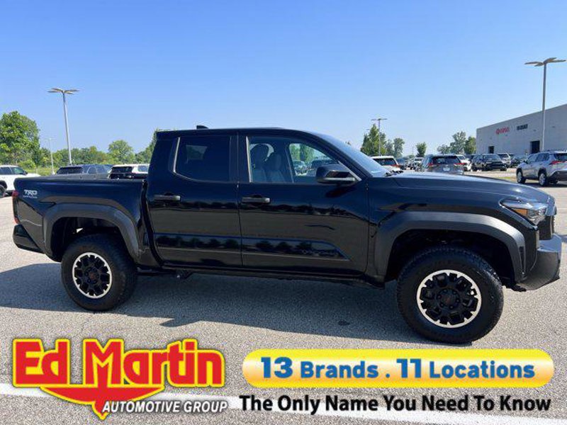 Certified 2024 Toyota Tacoma TRD Off-Road image 1