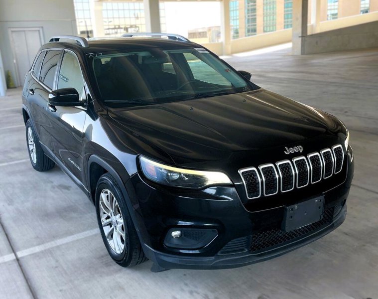 Used 2019 Jeep Cherokee Latitude w/ Popular Appearance Group image 1