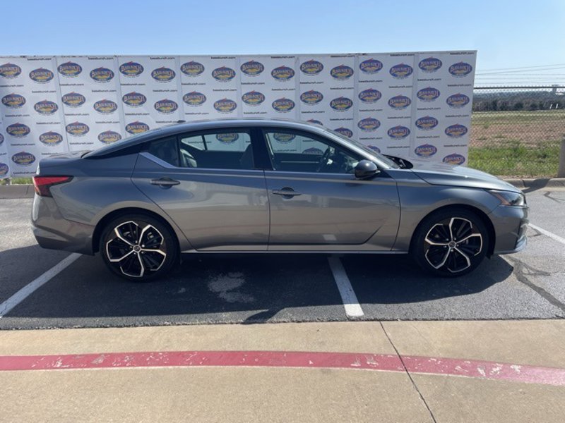 Certified 2023 Nissan Altima 2.5 SR image 1